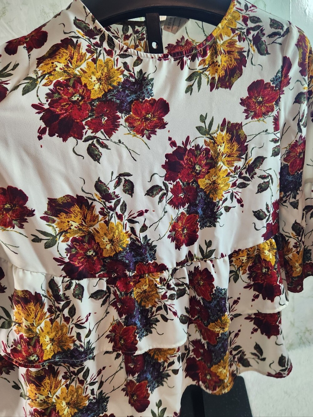 TIME and TRU Pretty Tiered Floral Top - Picture 7 of 10